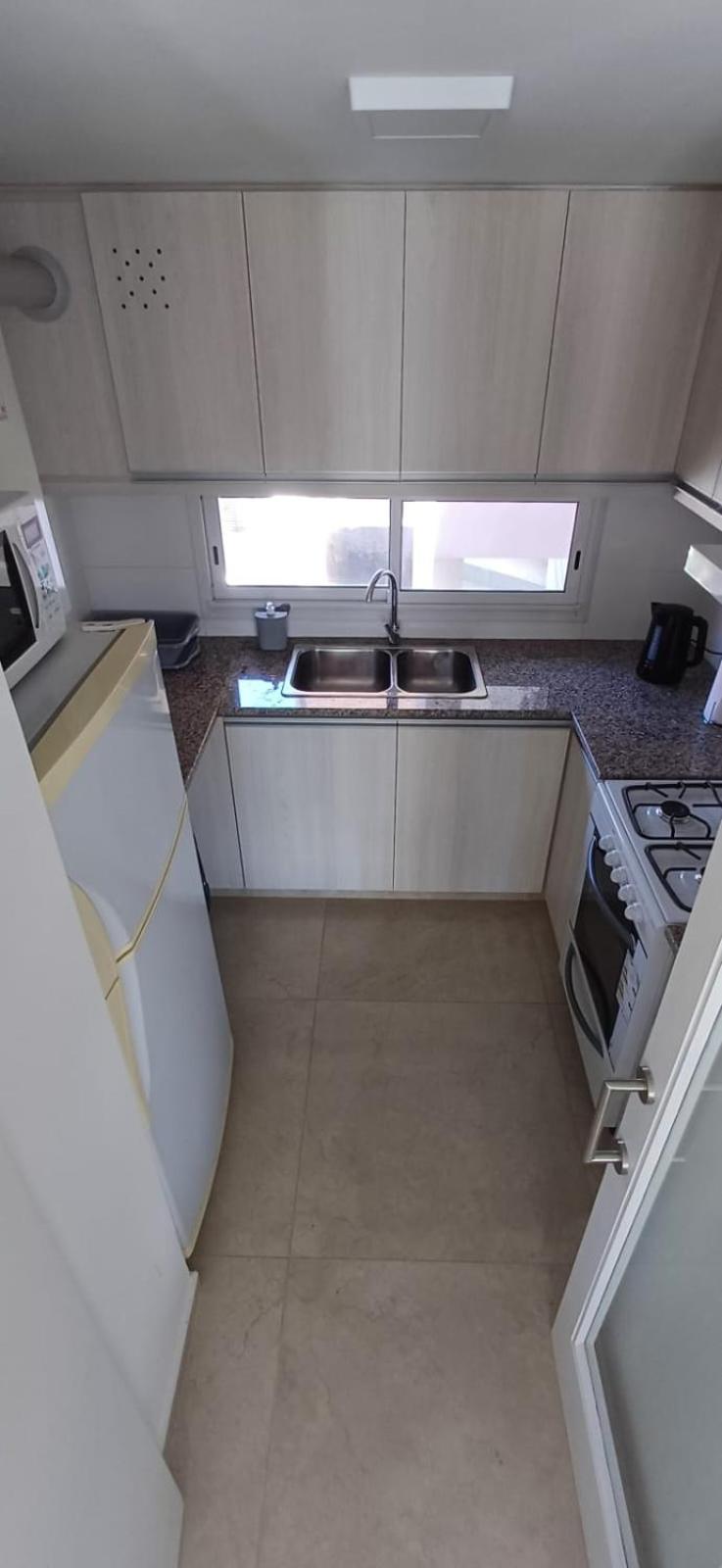 Apartamento Luminoso Y Excelente Ubicacion Con Cochera *